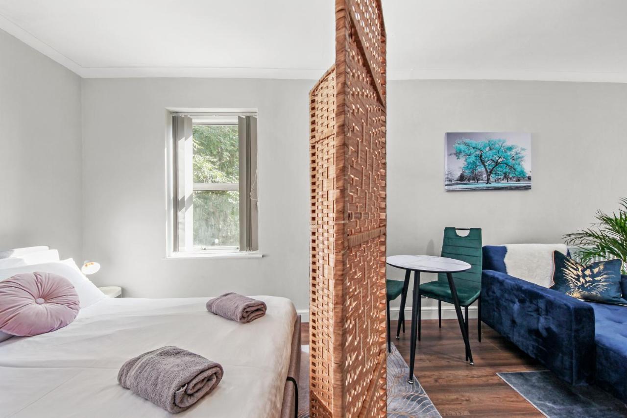 Stunning Studio Flat With Free On-Street Parking! Plumstead  Εξωτερικό φωτογραφία