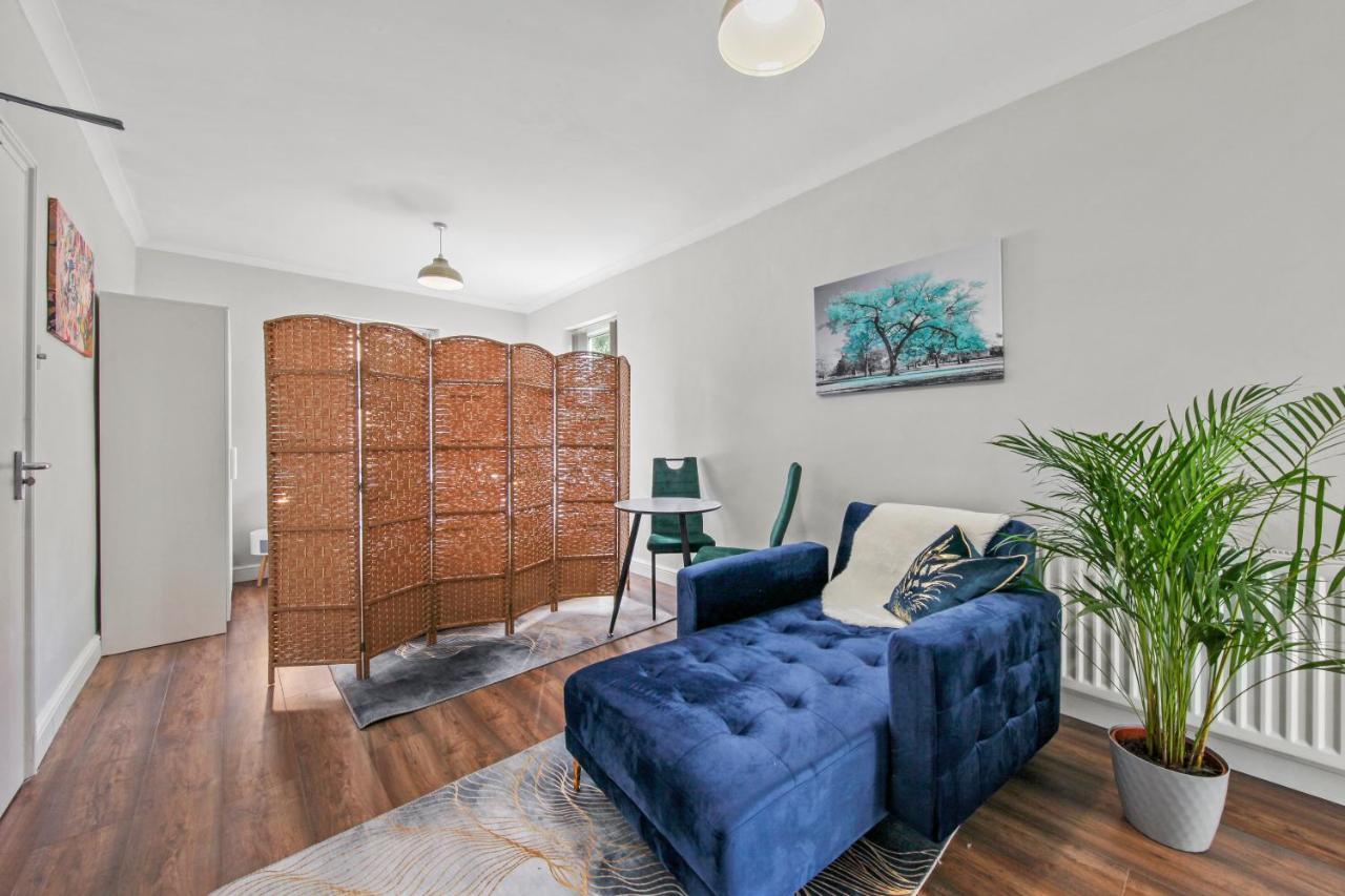 Stunning Studio Flat With Free On-Street Parking! Plumstead  Εξωτερικό φωτογραφία